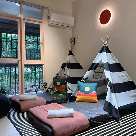 Ee'S Sunset House - Homestay 3 Min Walk To Beach Batu Ferringhi Exterior photo