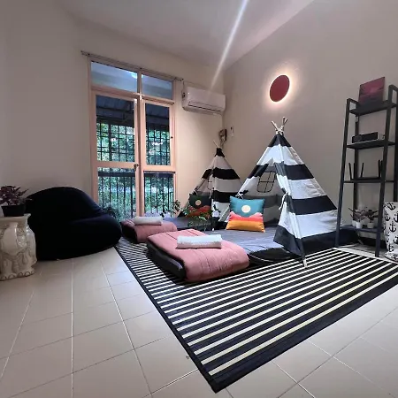 Ee'S Sunset House - Homestay 3 Min Walk To Beach Batu Ferringhi Exterior photo