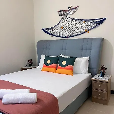 Ee'S Sunset House - Homestay 3 Min Walk To Beach Batu Ferringhi Exterior photo